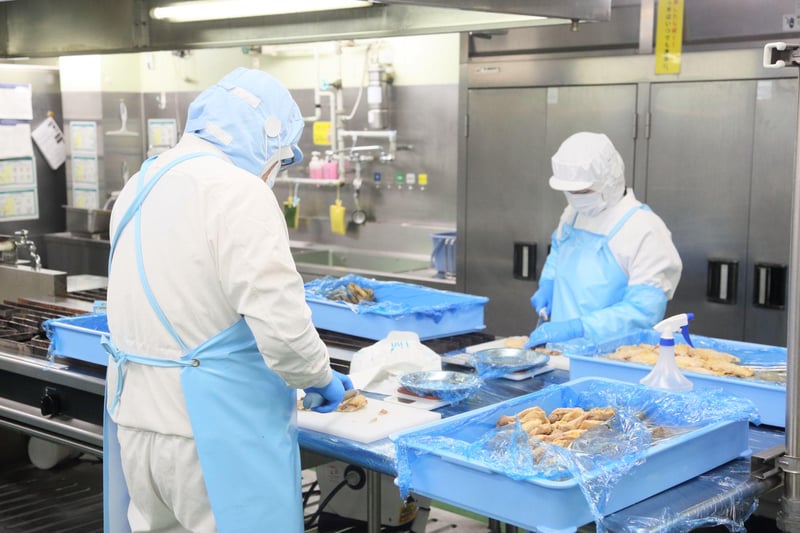お弁当の盛り付けと梱包のお仕事を募集します♪未経験者歓迎!