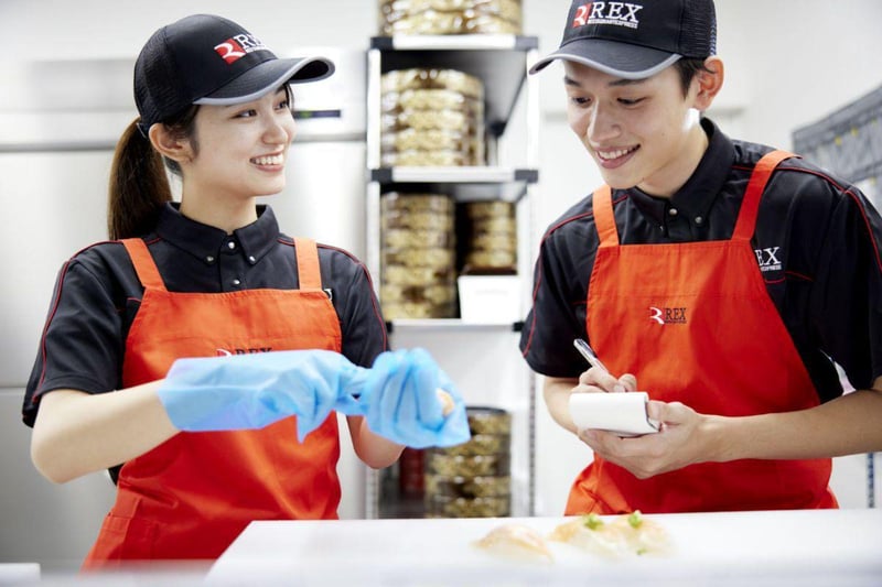 【銀のさら福岡中央店8月13日～15日のお寿司のメイクスタッフ　経験者募集‼︎🍣