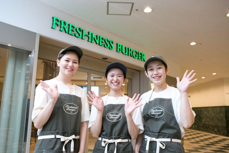 おしゃれで美味しいハンバーガーショップで一緒に働いてみませんか? 笑顔溢れるお店です♪